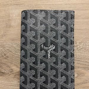Grey goyard passport holder